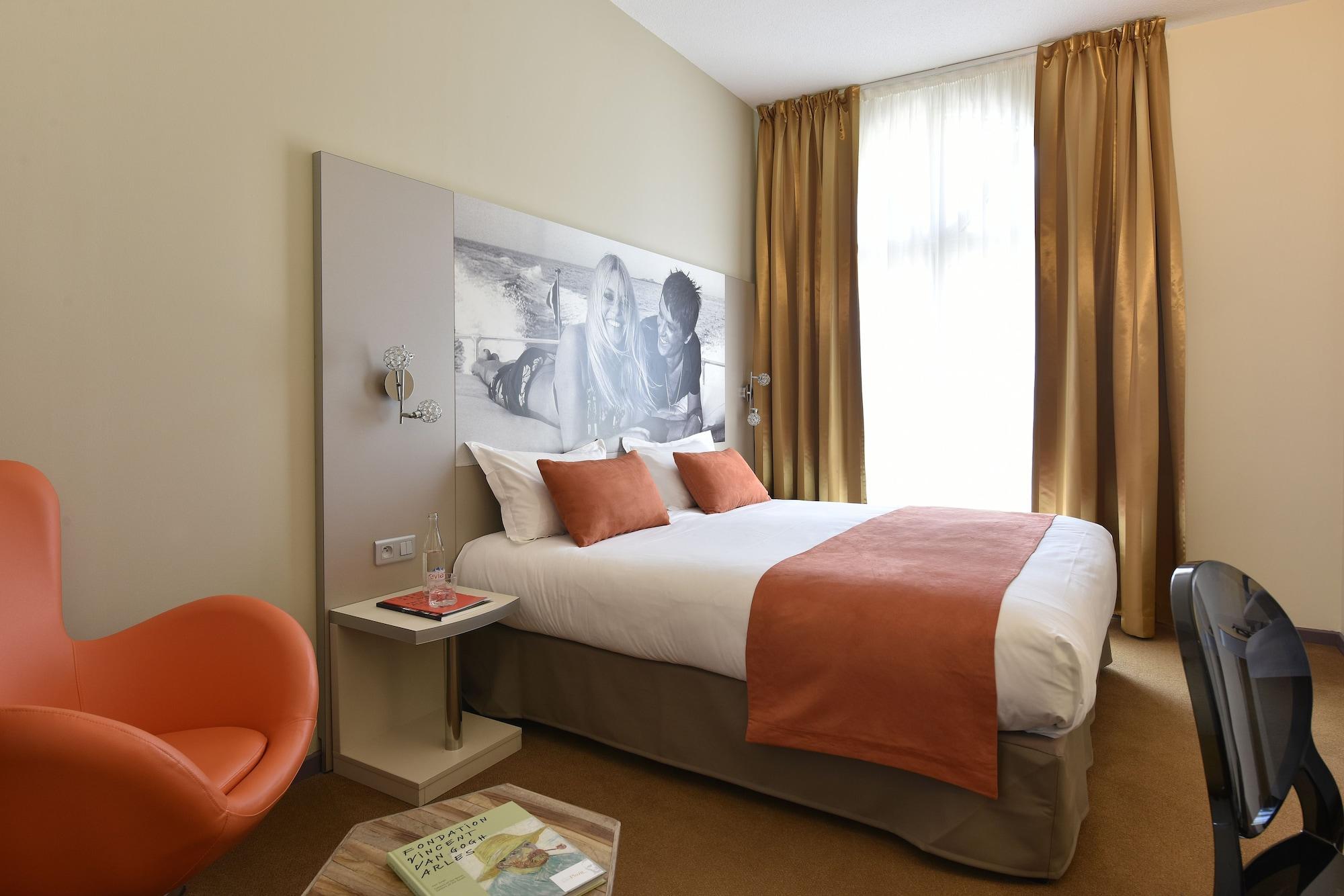 Hotel Arles Plaza Luaran gambar