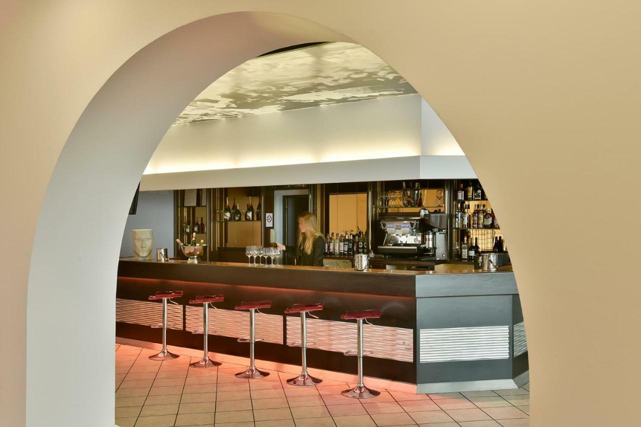Hotel Arles Plaza Luaran gambar